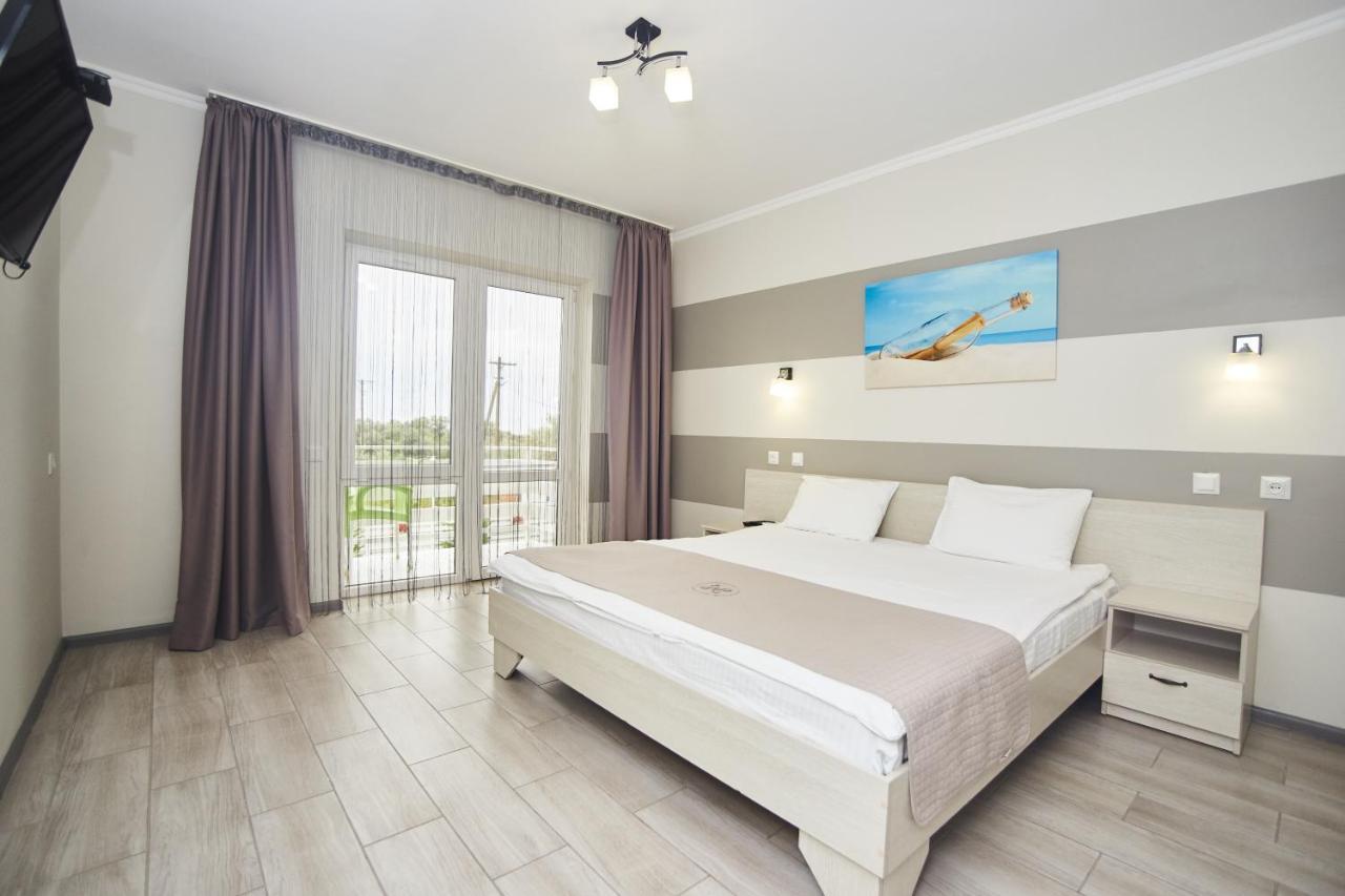 Family Hotel Happy Inn Zatoka Bagian luar foto