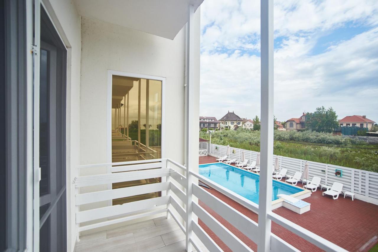 Family Hotel Happy Inn Zatoka Bagian luar foto