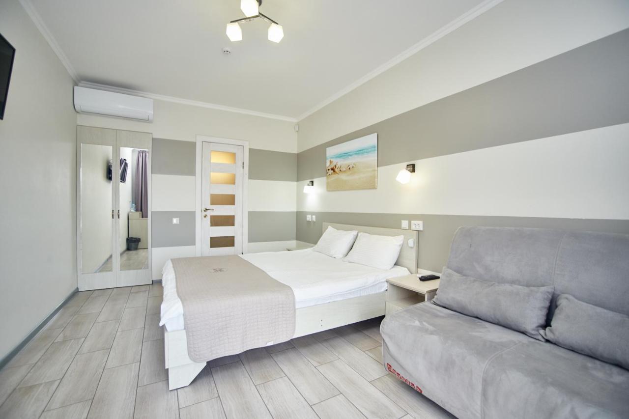 Family Hotel Happy Inn Zatoka Bagian luar foto
