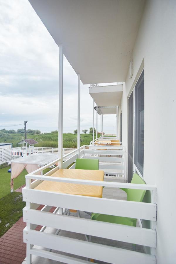 Family Hotel Happy Inn Zatoka Bagian luar foto