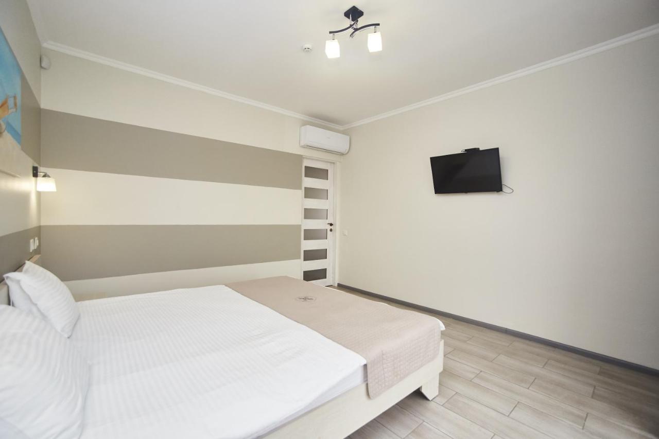 Family Hotel Happy Inn Zatoka Bagian luar foto