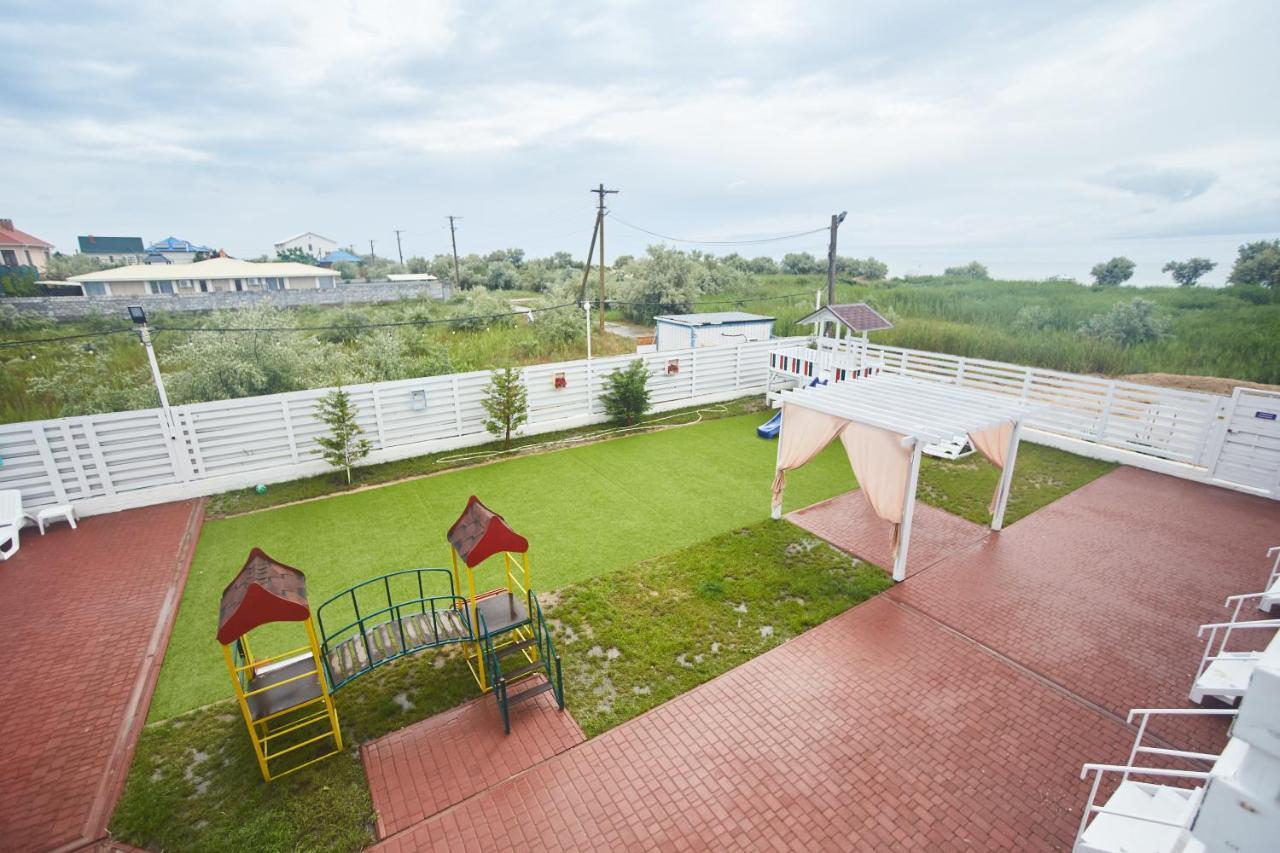 Family Hotel Happy Inn Zatoka Bagian luar foto