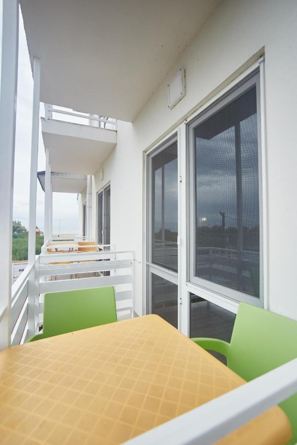 Family Hotel Happy Inn Zatoka Bagian luar foto