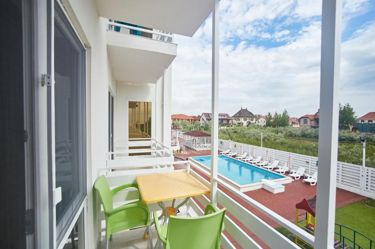 Family Hotel Happy Inn Zatoka Bagian luar foto