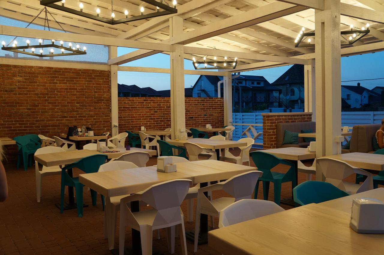 Family Hotel Happy Inn Zatoka Bagian luar foto