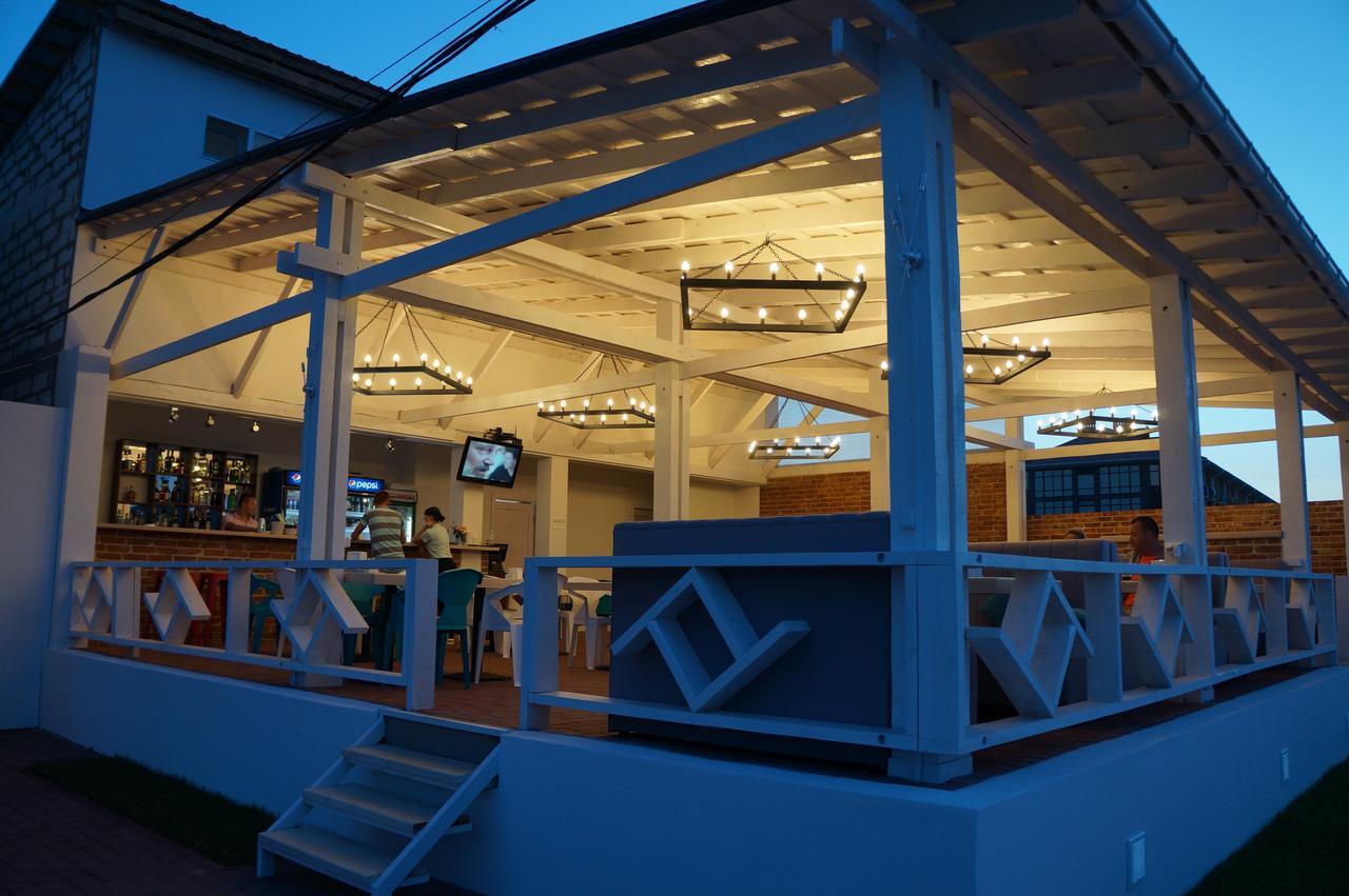 Family Hotel Happy Inn Zatoka Bagian luar foto