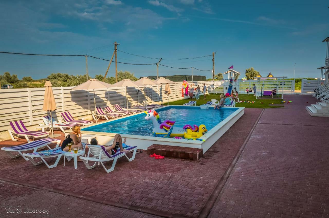 Family Hotel Happy Inn Zatoka Bagian luar foto